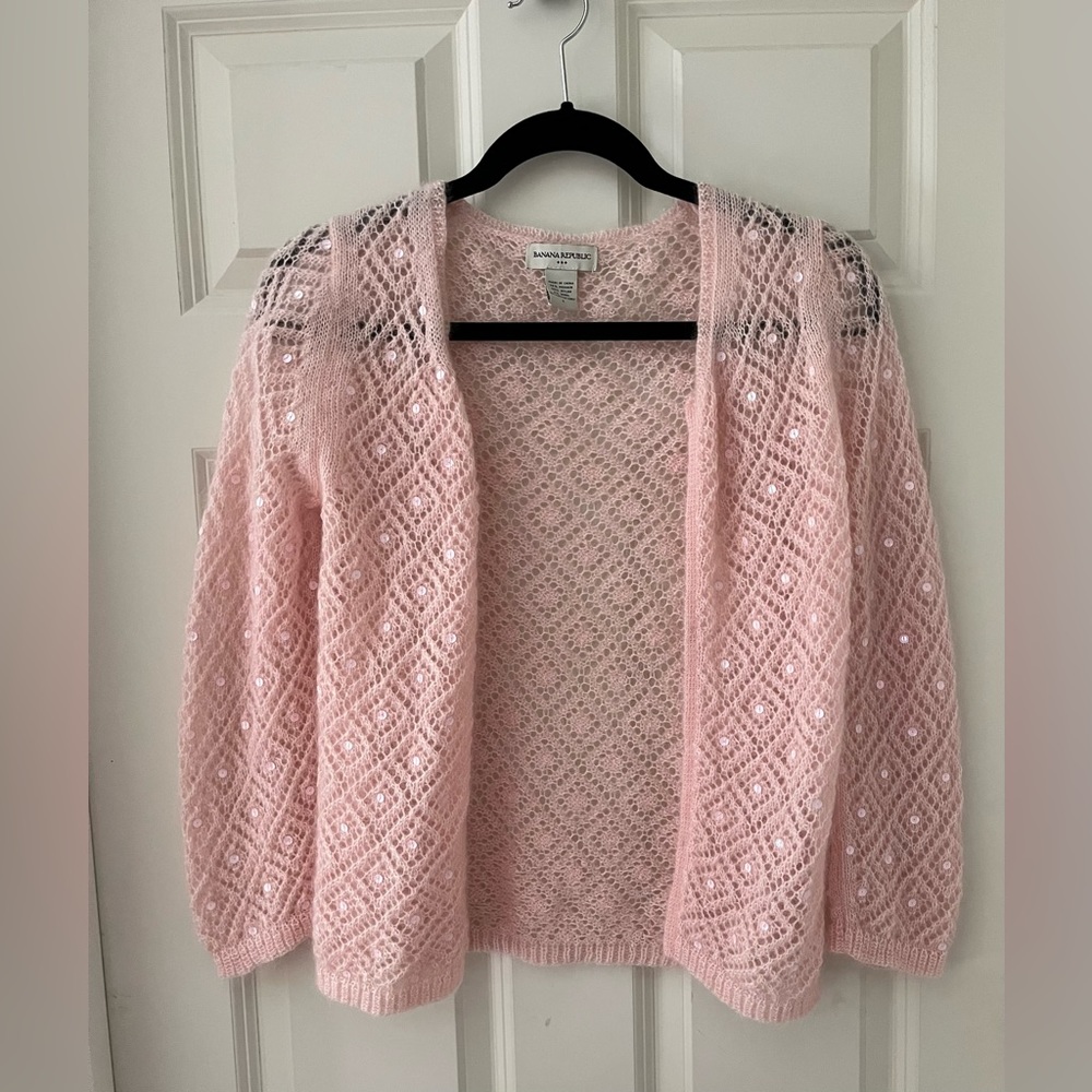 Beautiful pale pink Banana Republic sweater diamond pattern iridescent small
